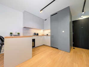 Fridge, oven, stovetop, dishwasher - 6th Floor Studio with the River View (Wrocław)