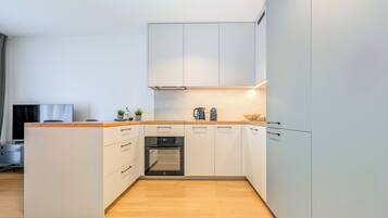 Kühlschrank, Ofen, Herdplatte, Geschirrspüler