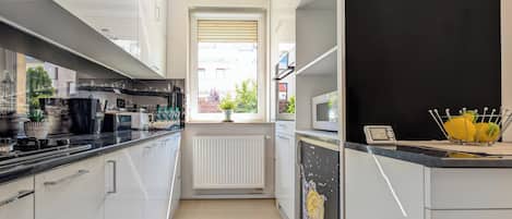 Fridge, microwave, oven, stovetop