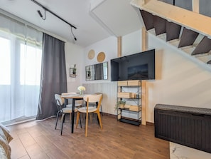 Dining - MicroHome Promenady Two-Level Apartment (Wroclaw)