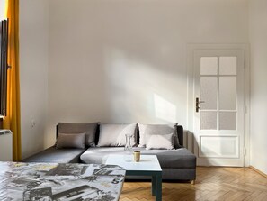 TV - Apartment with kitchen in the heart of Krakow, Szpitalna (Kraków)