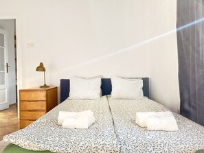 Iron/ironing board, free WiFi, bed sheets - Apartment with kitchen in the heart of Krakow, Szpitalna (Kraków)