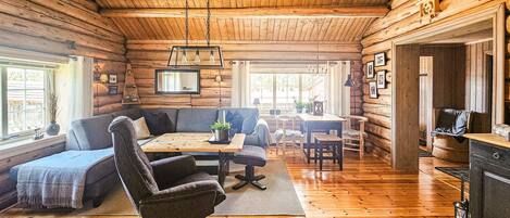 المنشأة من الداخل