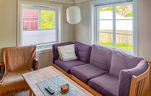 Fireplace - 2 bedroom gorgeous home in Grimstad (Grimstad)