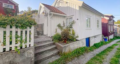 2 bedroom gorgeous home in Grimstad