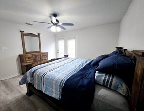 3 bedrooms, iron/ironing board, free WiFi, bed sheets