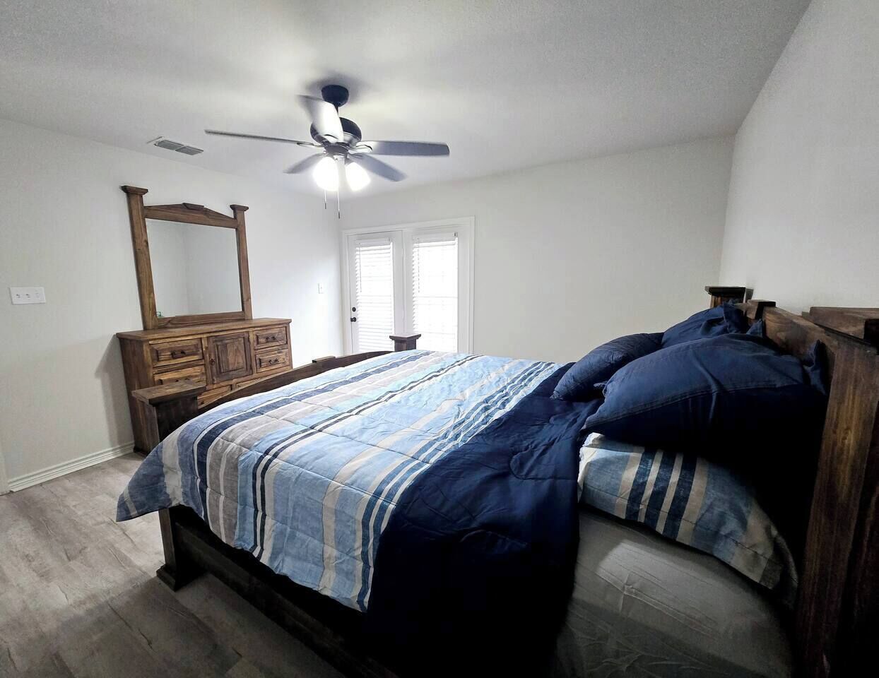 3 bedrooms, WiFi, bed sheets