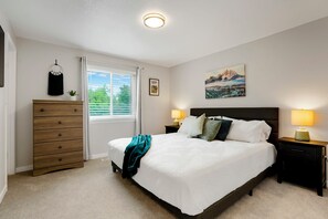 4 chambres, fer et planche à repasser, Wi-Fi, draps fournis