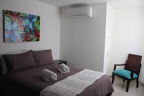 3 chambres, fer et planche à repasser, Wi-Fi, literie fournie