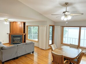 TV connectée, cheminée