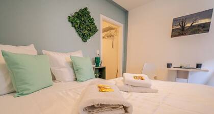 Green Oasis Studio · Central