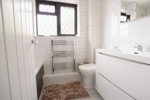 تجهيزات دش، مجففات شعر، مناشف