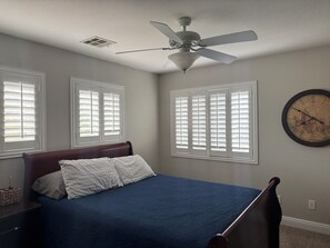 4 chambres, fer et planche à repasser, Wi-Fi, draps fournis