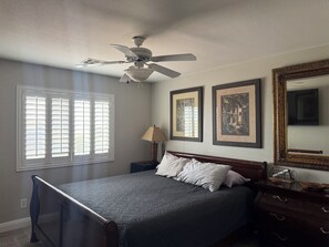 4 bedrooms, iron/ironing board, WiFi, bed sheets