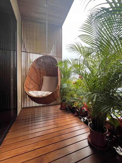 Scenic 1-bedroom Villa with private Hot Tub, AC, and WiFi