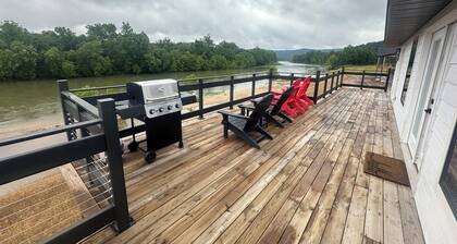 CURRENT RIVER CABIN 3-bedroom home in Van Buren on Current River.. brand new!