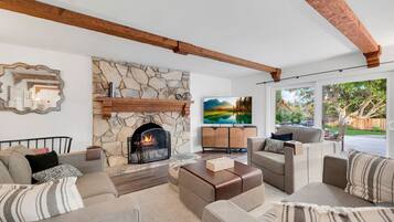 Smart TV, fireplace, table tennis