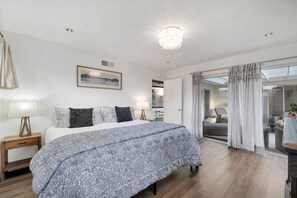 4 عدّة غرف نوم ومكتب ومكواة/لوح كي وسرير سفر