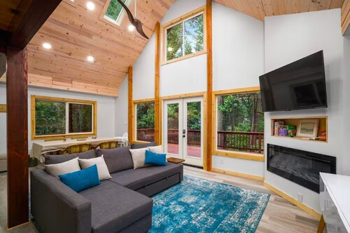 Luxury Cabin , EV Charger, Forest Views,Sauna