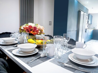 Spacious 6 Bedroom House in Bexleyheath