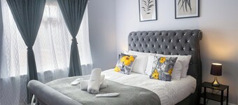 Spacious 6 Bedroom House in Bexleyheath