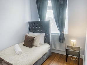 6 habitaciones, tabla de planchar con plancha y wifi gratis