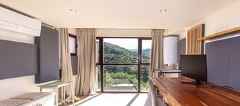 Schönes Haus mit Pool im Herzen des Lecrín-Tals
