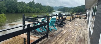 4-bedroom RIVER FRONT home located on the beautiful Current River in Van Buren