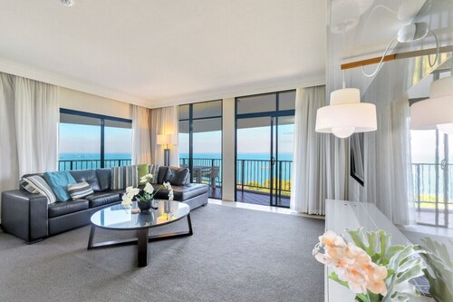 2-Bedroom Penthouse Retreat | Water Views, Pool & Balcony
