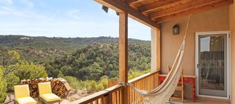 Pulitzer Hillside Retreat - Hot Tub - Valley Views - Near Plaza & Ski Santa Fe