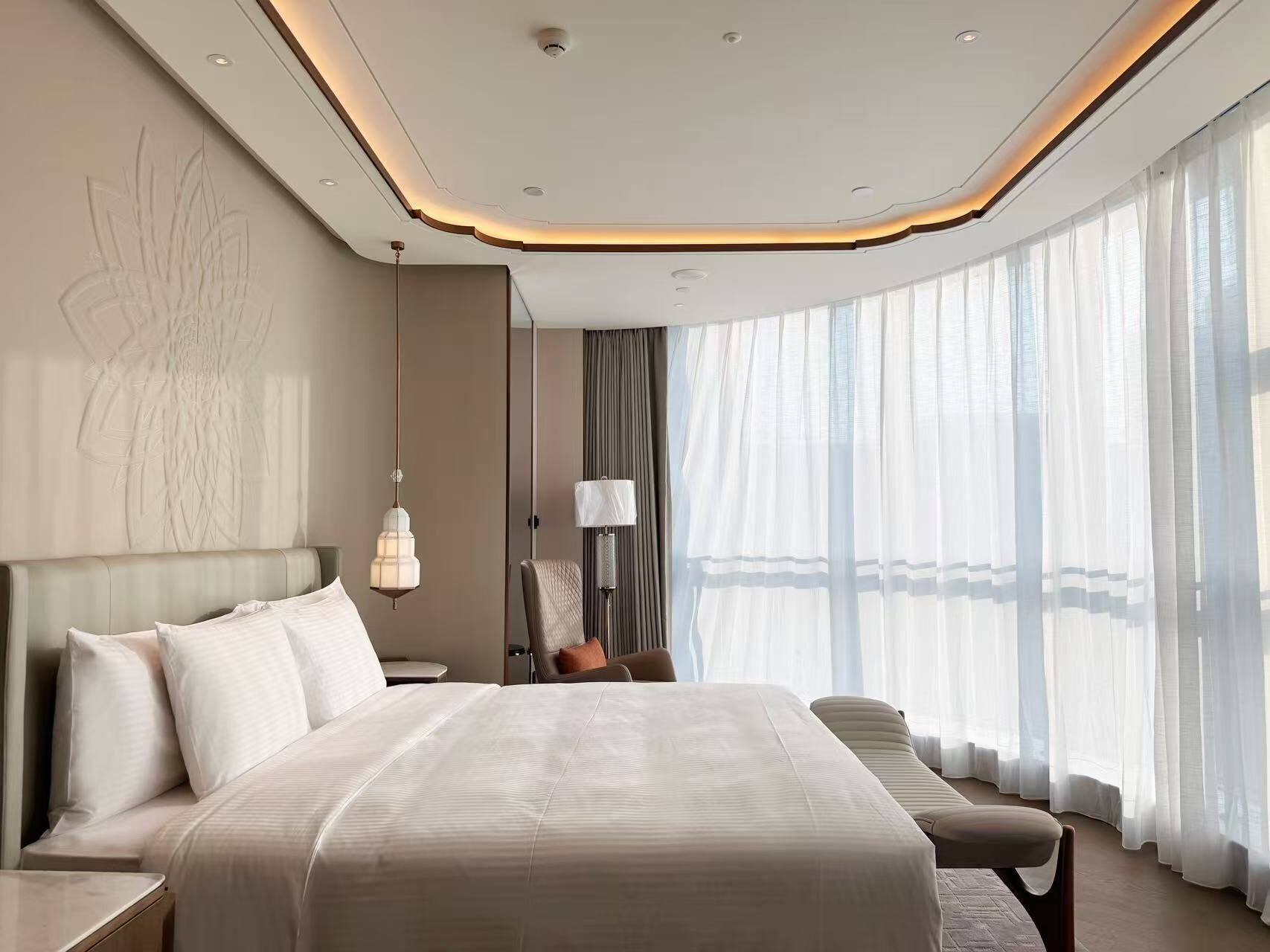 ห้องดีลักซ์ทวิน | ตู้นิรภัยในห้องพัก, พื้นที่ทำงานแบบใช้แล็ปท็อป, ผ้าม่านกันแสง