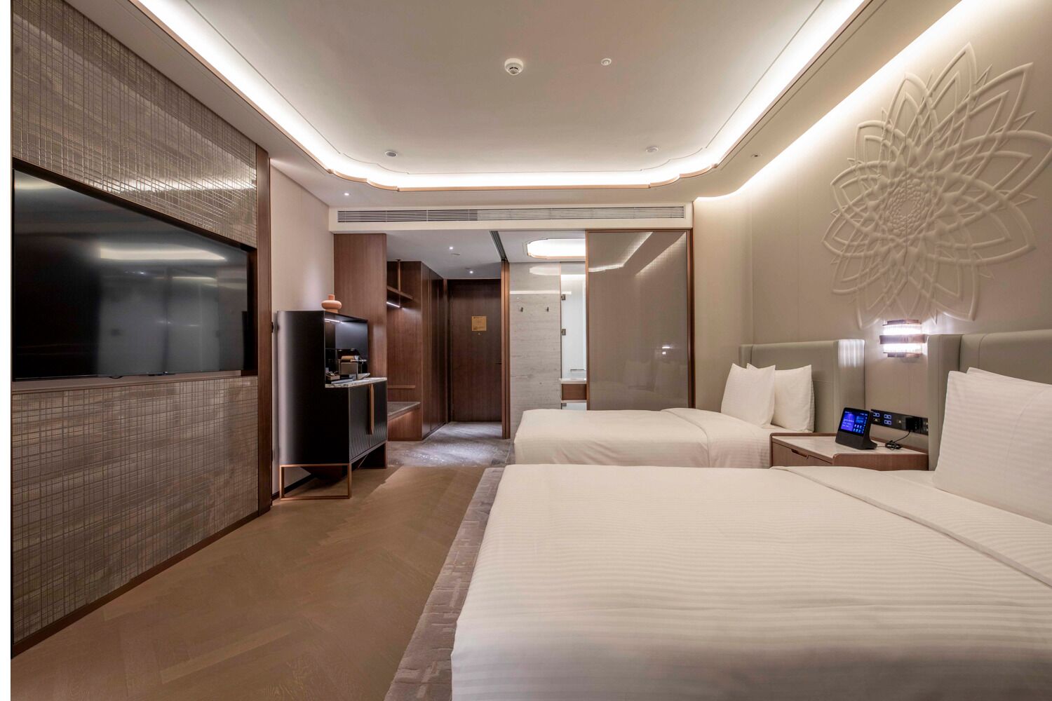 Chambre exécutive | Coffre-fort, espace de travail pour ordinateurs portables