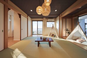 Villa, non fumatori (Annex-Agung Suite) | Con stile personalizzato, una scrivania, Wi-Fi gratuito