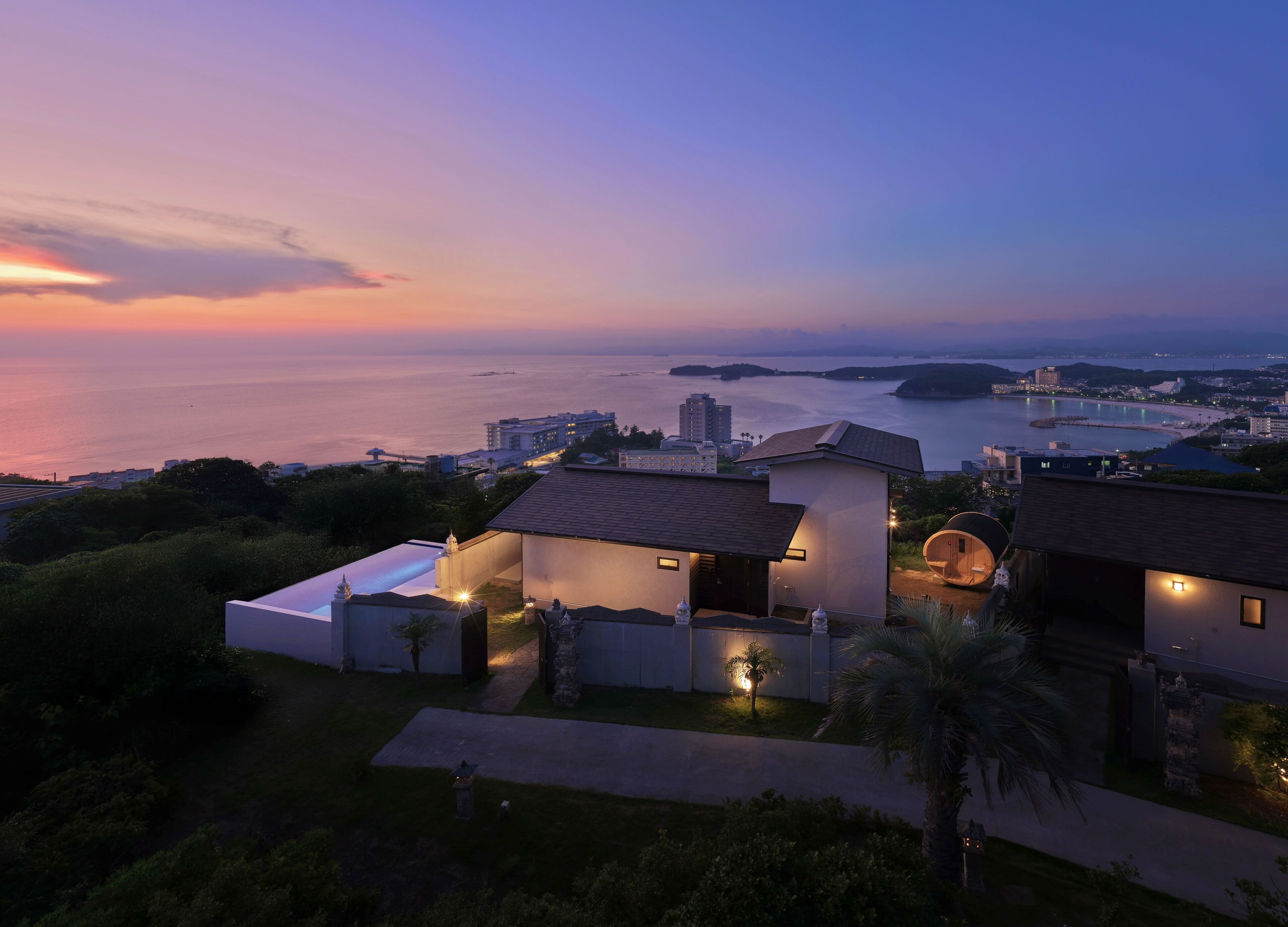 Habitación, para no fumadores (C-Bagus Room) | Decoración personalizada, escritorio y wifi gratis 