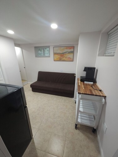 Charming 1-bedroom basement unit in a safe and quiet East Brunswick neighborhood