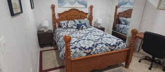 Charming 1-bedroom basement unit in a safe and quiet East Brunswick neighborhood