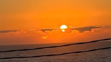 Am Strand, Liegestühle, Strandtücher