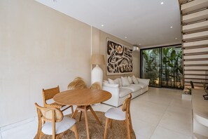 Luxury Villa, 3 Bedrooms, Patio, Pool View | Dining room - Villa Nazare Berawa (Canggu)