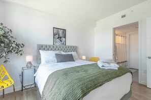 2 bedrooms, in-room safe, iron/ironing board, free WiFi