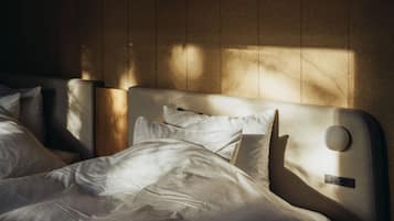 Escritorio, wifi gratis y ropa de cama