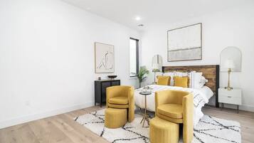 2 habitaciones, tabla de planchar con plancha y cuna de viaje