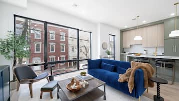 Smart TV, videojuegos, tenis de mesa y libros