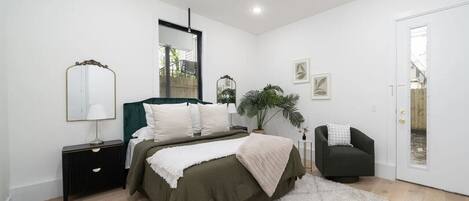 2 bedrooms, iron/ironing board, travel crib, free WiFi