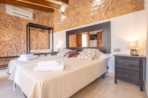 4 Schlafzimmer, Bügeleisen/Bügelbrett, kostenloses WLAN, Bettwäsche