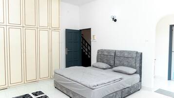 5 chambres, fer et planche à repasser, Wi-Fi gratuit, draps fournis