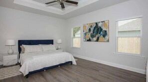4 bedrooms, desk, free WiFi, bed sheets