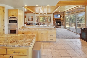 Microwave, oven, stovetop, dishwasher - BIG Lake Views/AC/King Beds/Garage/Balconies/Games/Snow Summit, Marina, Village (Big Bear Lake)