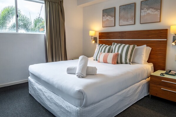 1 bedroom, iron/ironing board, internet