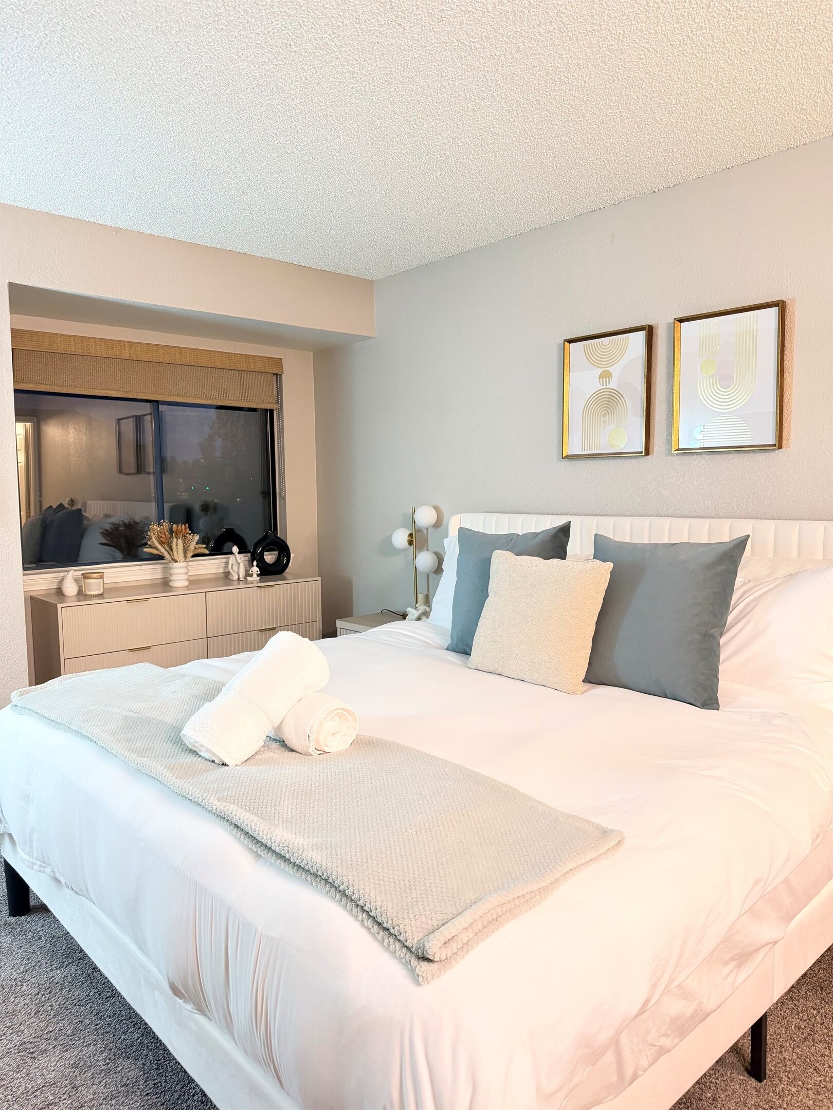 2 chambres, bureau, fer et planche à repasser, Wi-Fi gratuit