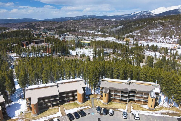 Exterior - Unique & colorful condominium close to downtown, minutes from WP Resort (Winter Park)